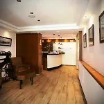 Pier Aparthotel