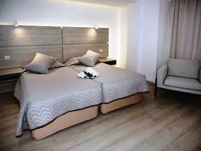 Aparthotel Pier 4*