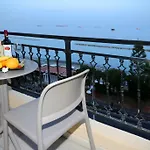 Aparthotel Pier 4*