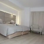 Pier Aparthotel