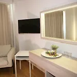 Pier Aparthotel