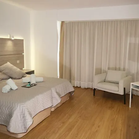 Aparthotel Pier Limisso