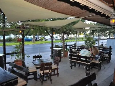 Pier 4* לימסול