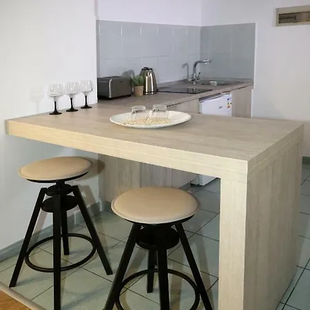 Pier מלון דירות 4*